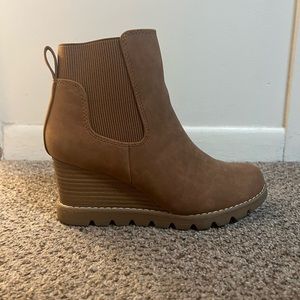 Universal Thread Brown Booties